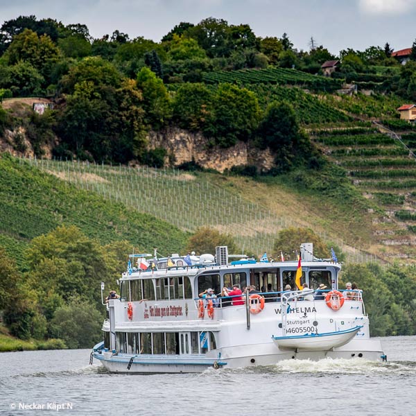 Schiff Neckar Käpt'n auf dem Wasser